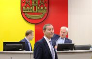 Uostamiesčio valdančiųjų laivas grimzta