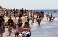 Vanduo užterštas, plevėsuoja raudona vėliava. Tačiau niekas to nepaiso