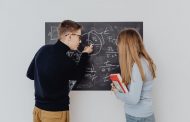 Matematikos korepetitorius ar konsultacijos mokykloje: ką rinktis?