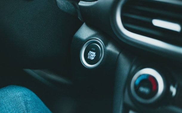 Ryte automobilis užsiveda vis sunkiau: kokia priežastis?