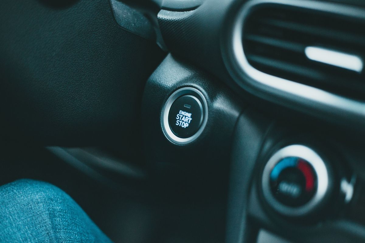 neužsiveda automobilis pexels